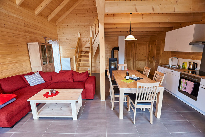 Tommy-114-WZ_EZ_Küche_Ofen_Treppe (1)